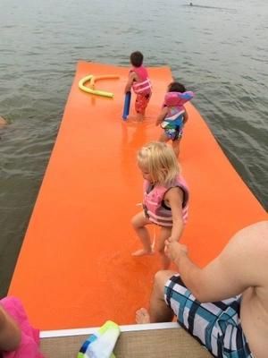 Floating Water Mat XPE Foam Material Water Play Carpet